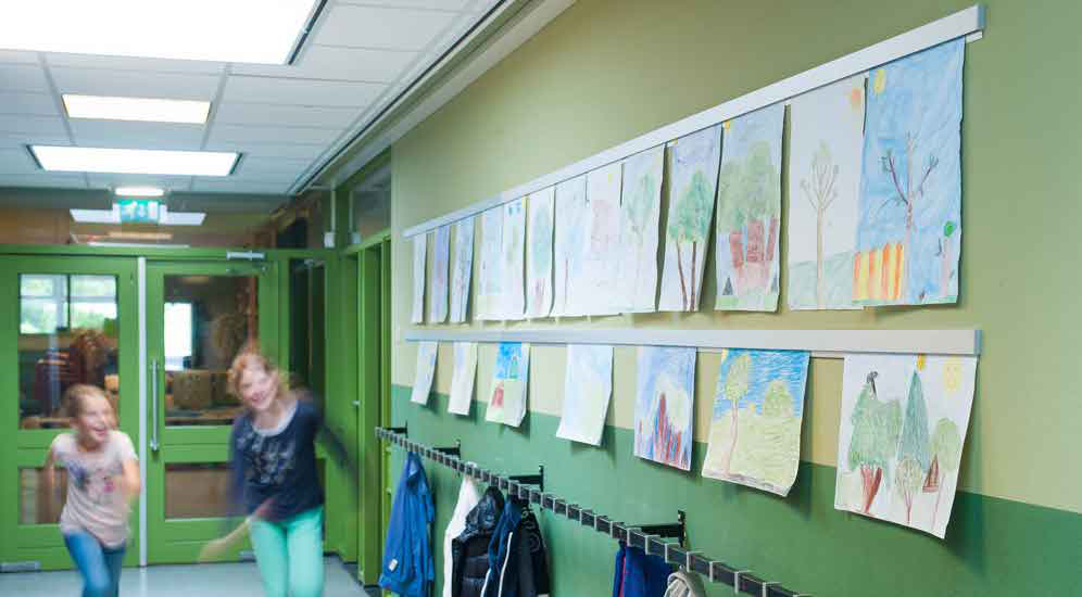 Info Rail: The paper hanging system